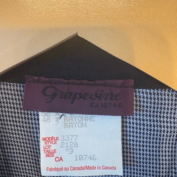 Vintage Women's Blue and Navy Button Down short sleeved Shirt size 8 - Picture 11 of 13